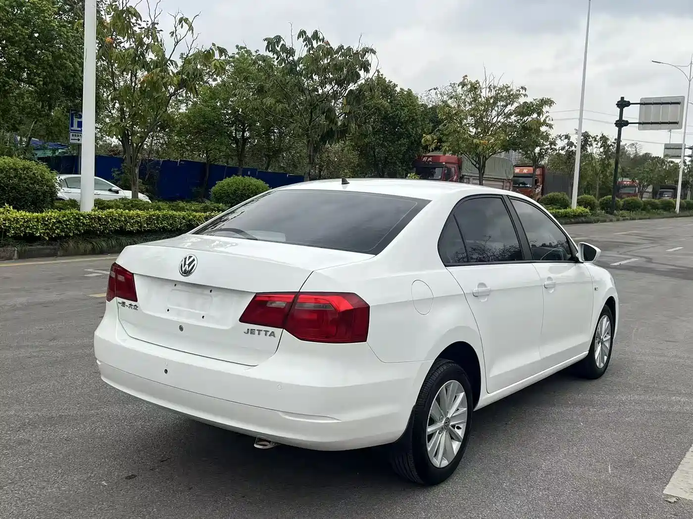 Volkswagen Jetta 2015 1.6L Manual Comfort фото 7