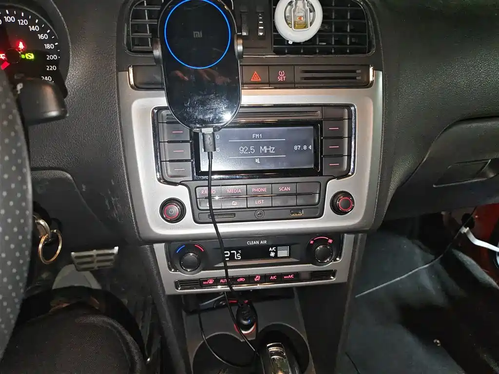 Volkswagen Polo 2014 1.6L Cross Polo Automatic фото 6