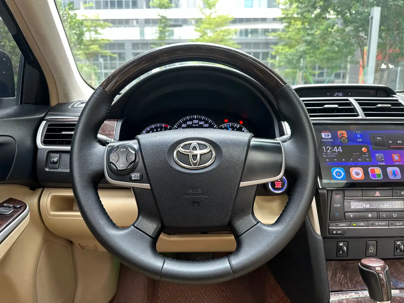 Toyota Camry 2016 2.0G 10th Anniversary Luxury Edition фото 18