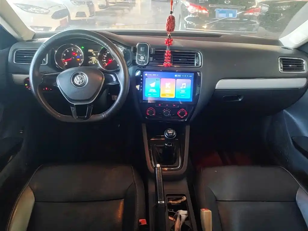 Volkswagen Sagitar 2015 1.6L Manual Comfort фото 10