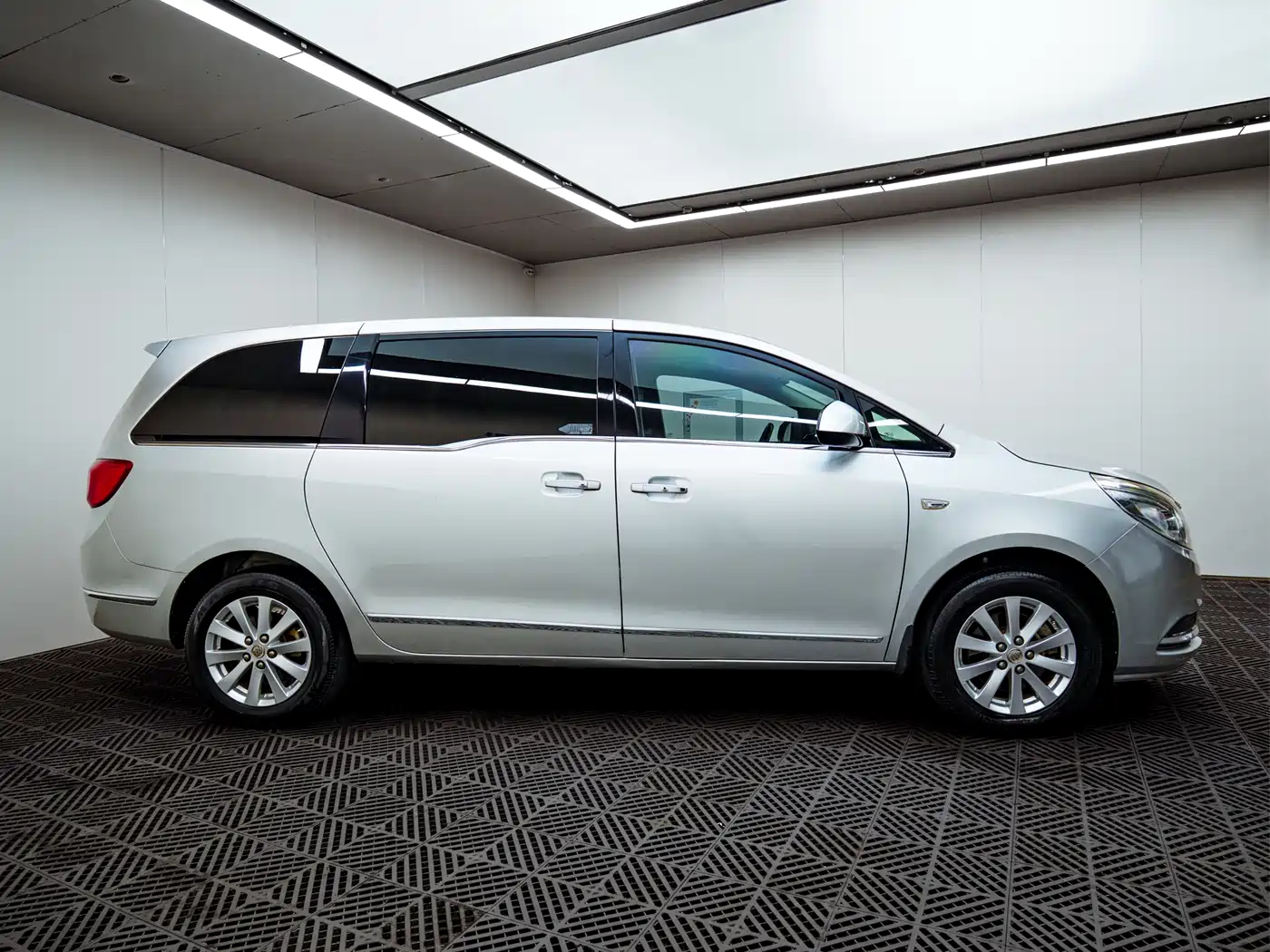 Buick GL8 2017 25S Premium Model China V фото 6