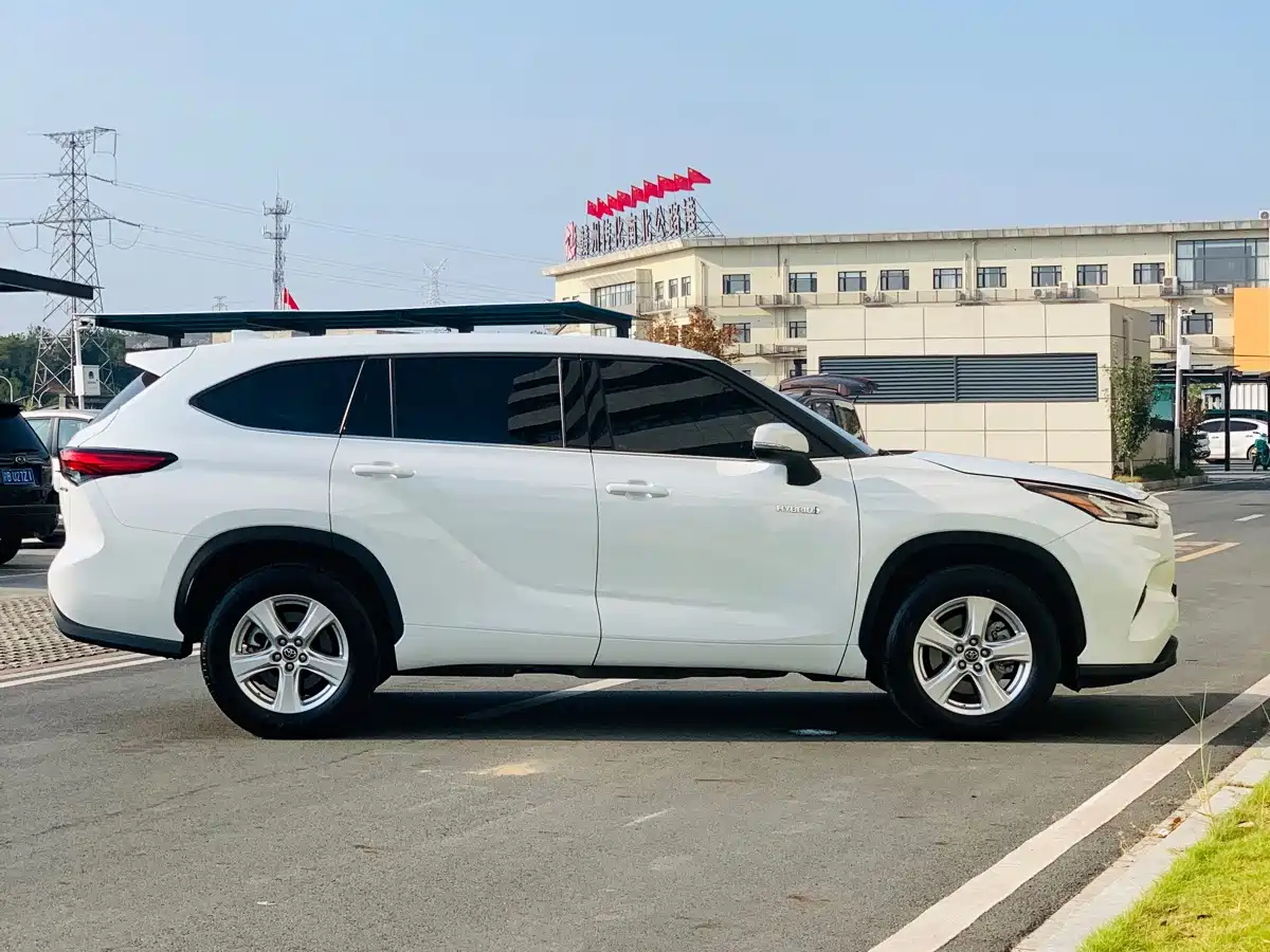 Фото 5 - Toyota Highlander