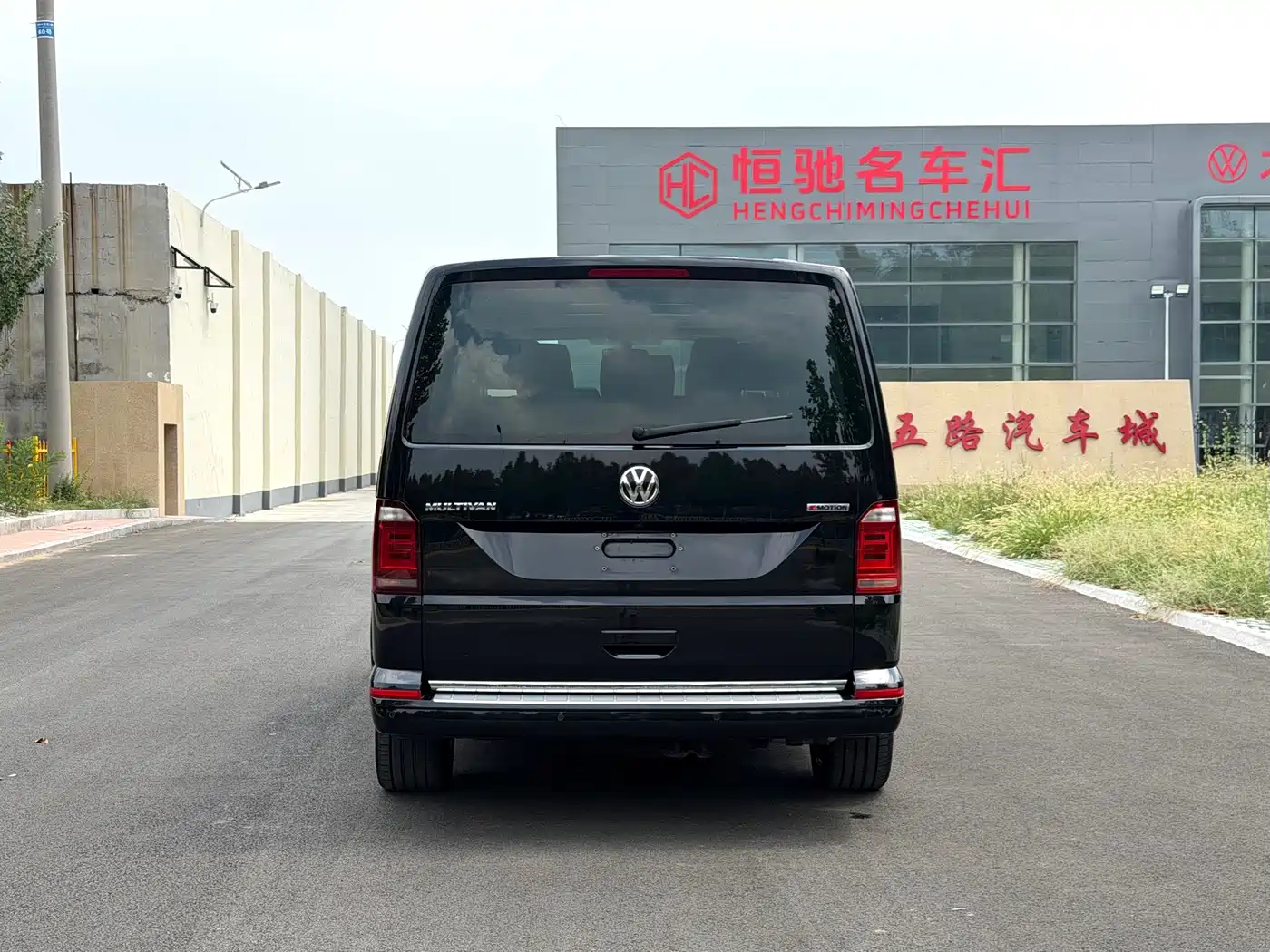 Volkswagen Multivan 2019 2019 2.0TSI 4WD Premium 7-seater