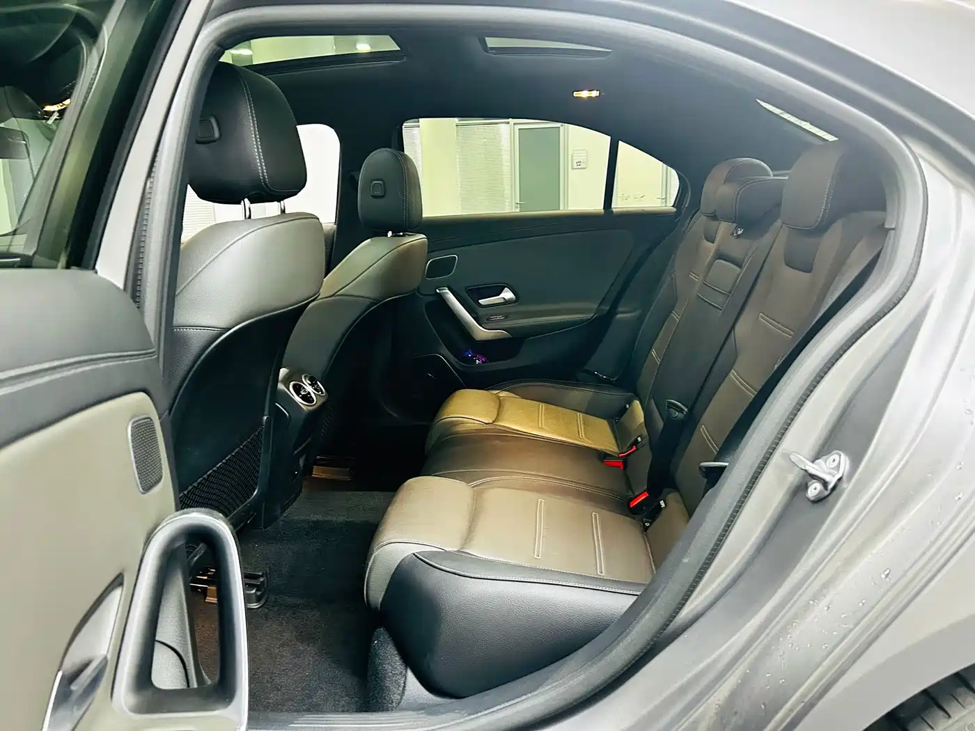 Mercedes-Benz A-Class AMG 2022 AMG A 35 L 4MATIC фото 14