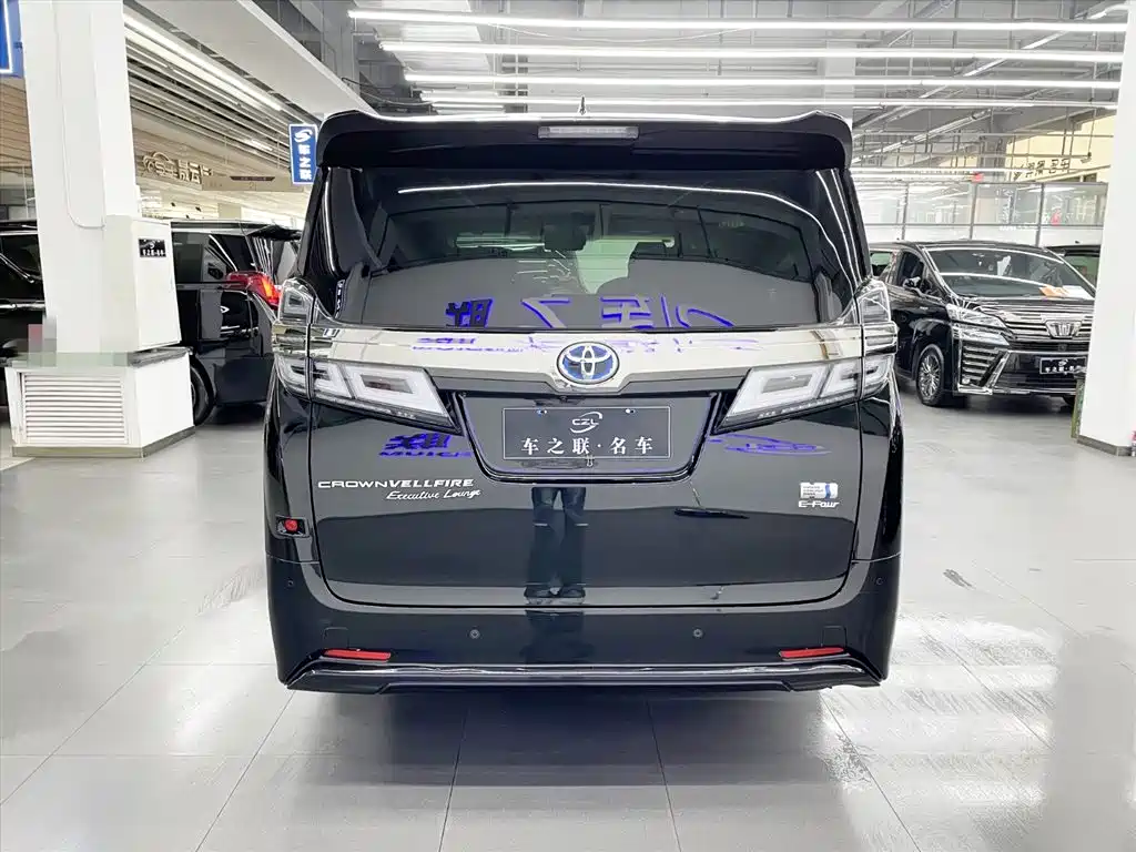 Toyota Vellfire 2021 Crown Hybrid 2.5L HV Premium Edition фото 5