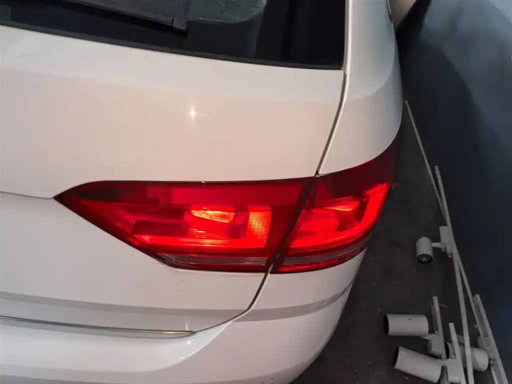 Volkswagen Lavida Tour 2017 230TSI DSG Comfort Edition фото 8