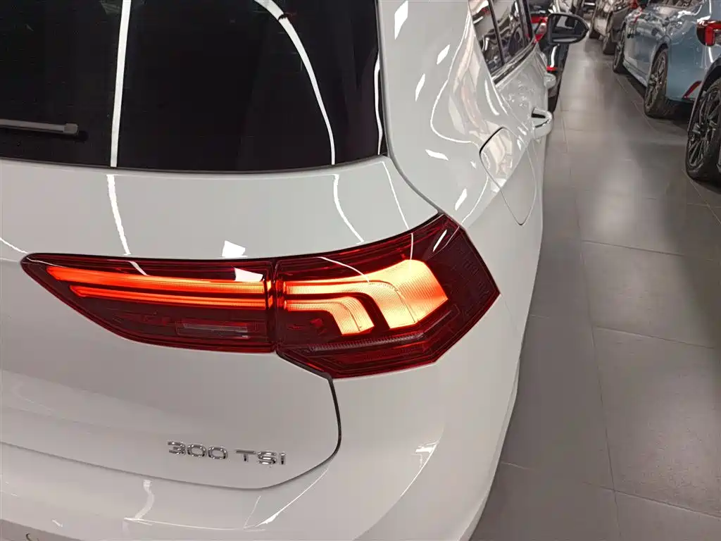 Volkswagen Golf 2025 Facelift 300TSI Pro фото 24