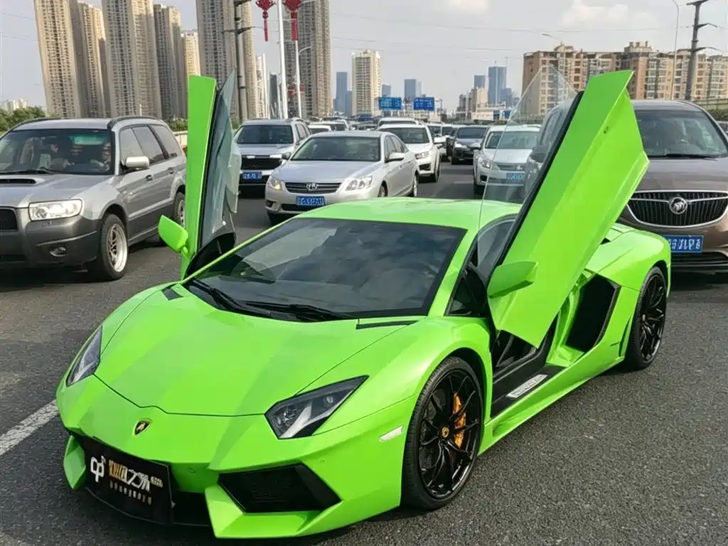 Lamborghini Aventador 2011 LP 700-4