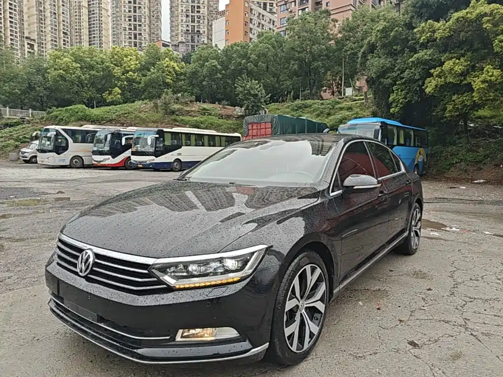 Фото 2 - Volkswagen Magotan