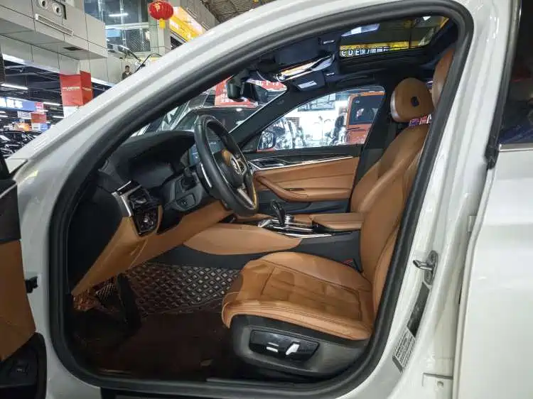 BMW 5 Series 2020 530Li Exclusive M Sport Package фото 5