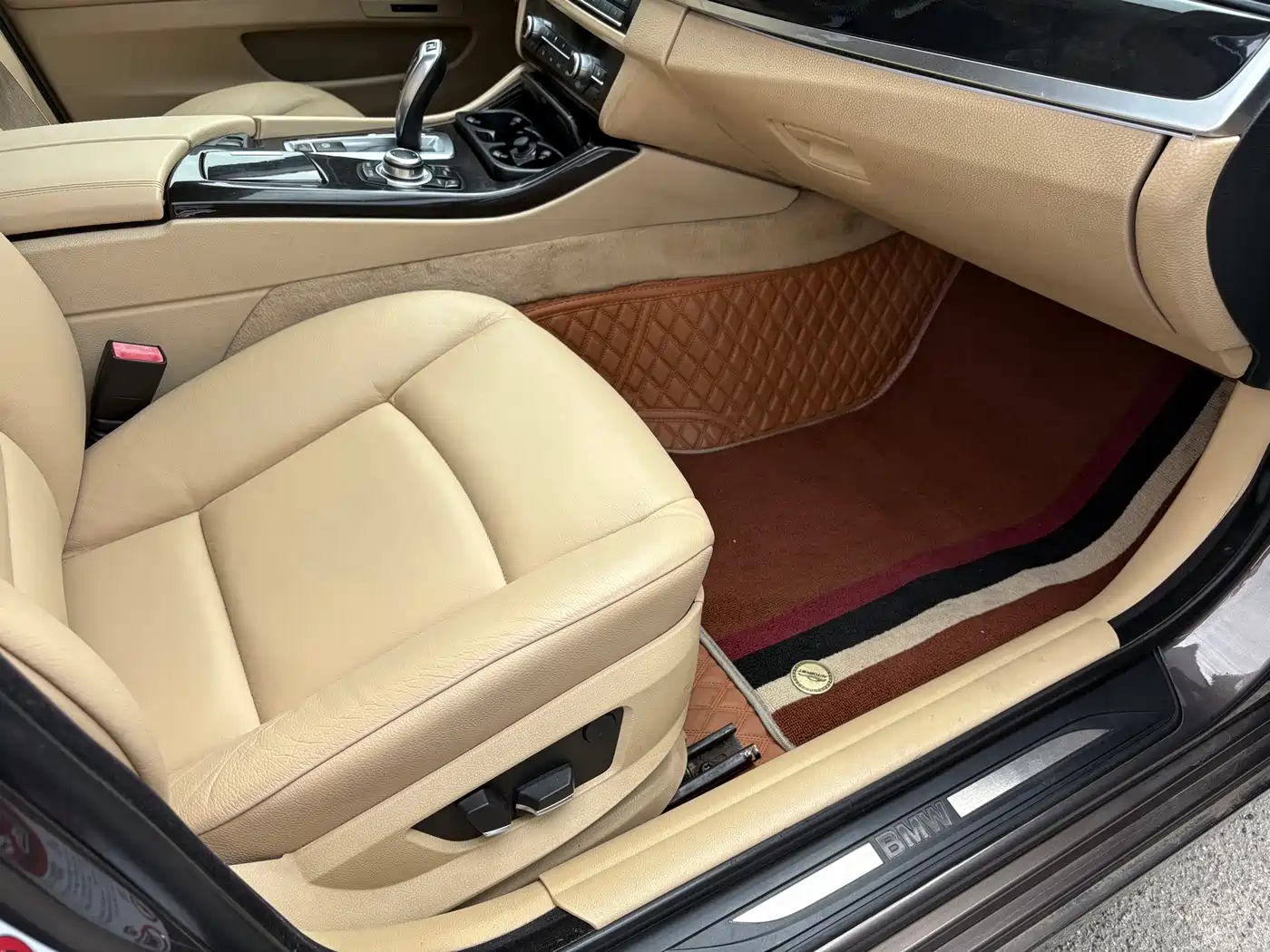 BMW 5 Series 2013 525Li Leadership фото 12
