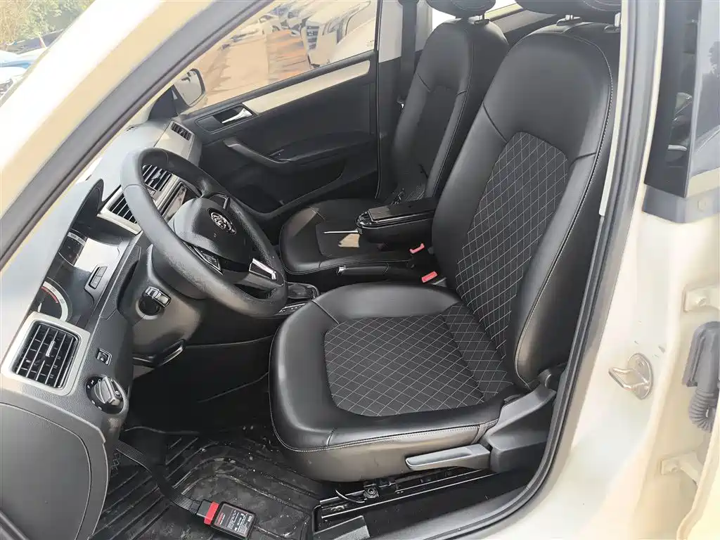 Škoda Rapid 2019 1.5L Automatic Comfort China V фото 15