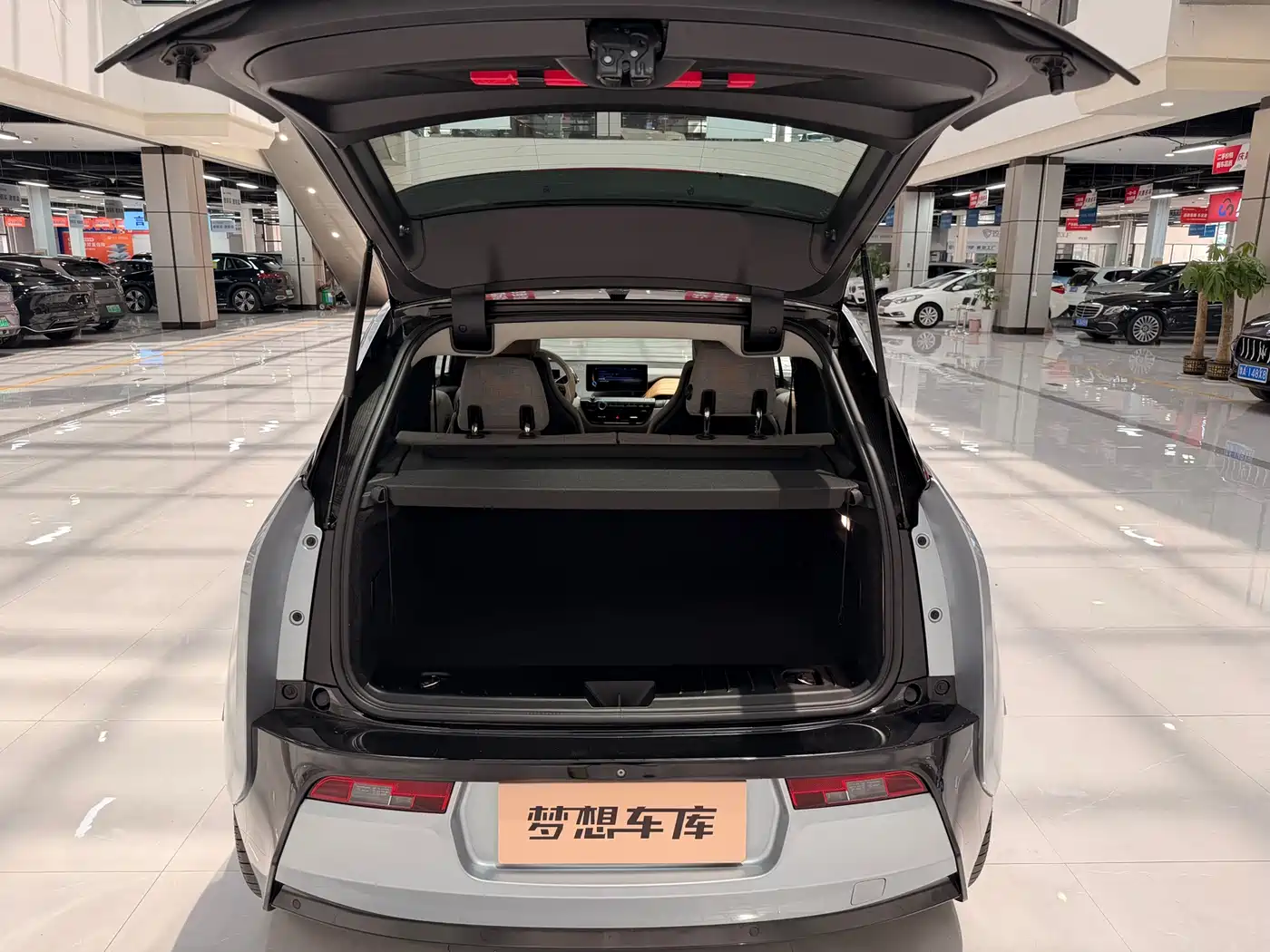 Photo 21 - BMW i3 (Import)