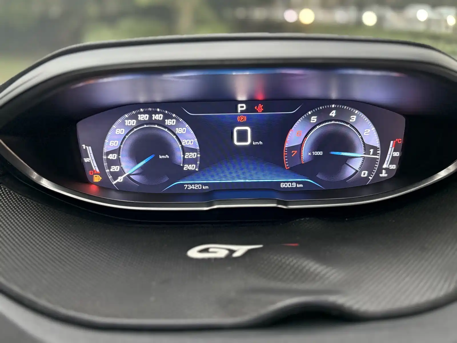 صورة 9 - Peugeot 5008