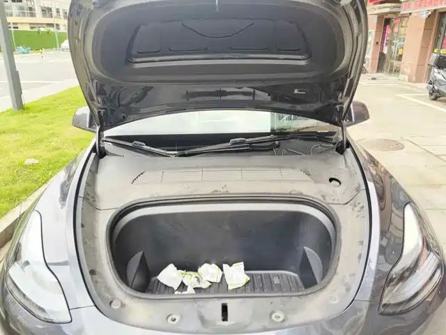 Tesla Model Y 2024 Rear-Wheel Drive Version — фото 3