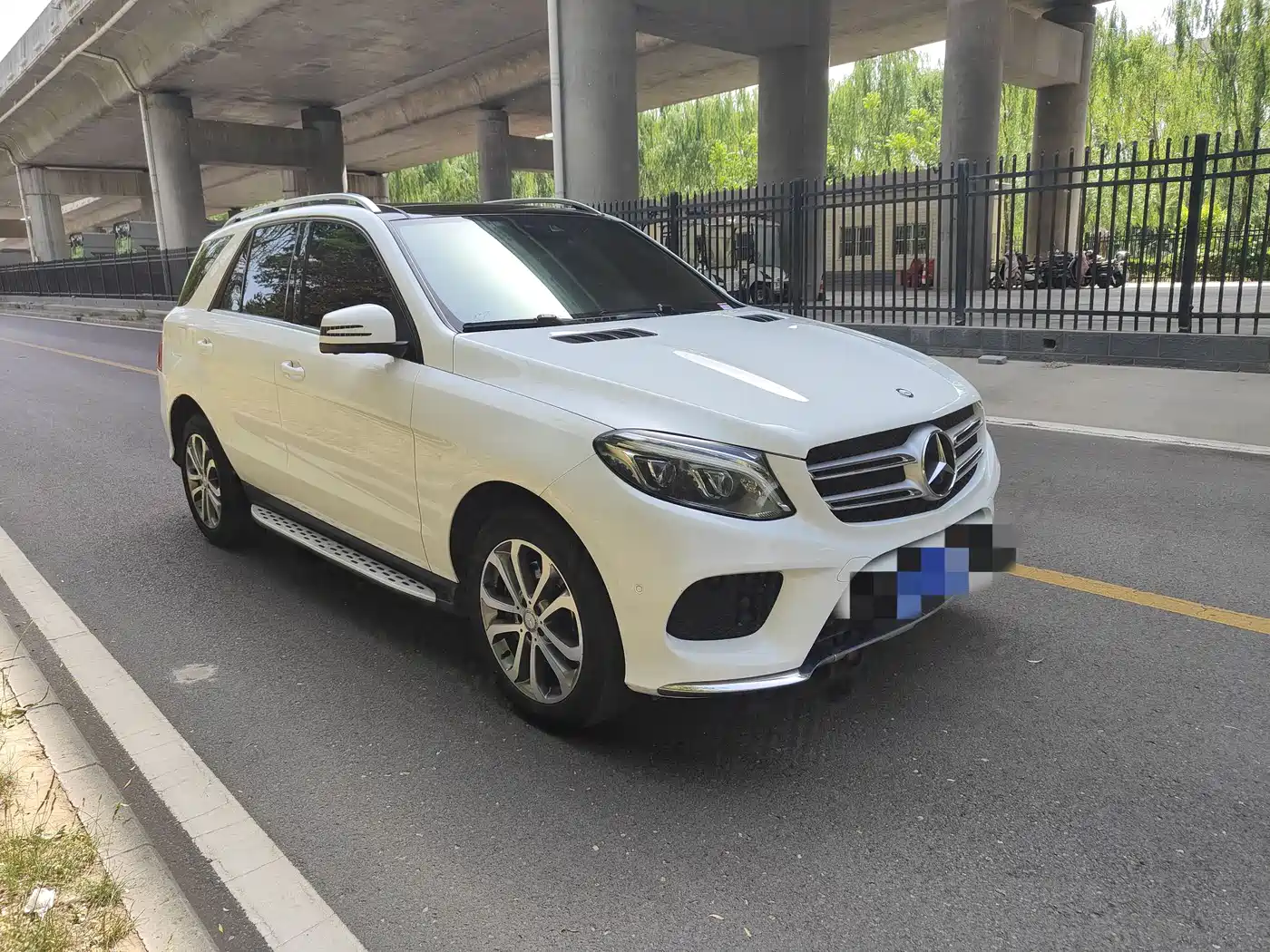 Mercedes-Benz GLE 2016 GLE 320 4MATIC Luxury фото 3