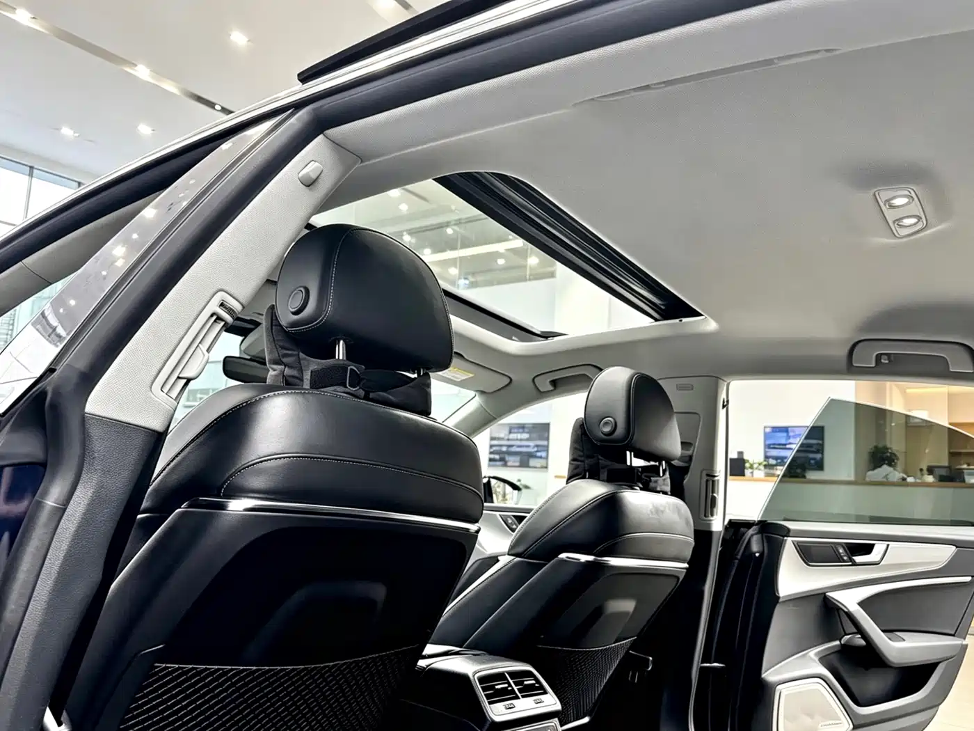 Audi A7L 2024 45TFSI quattro S-line Vision Edition Crystal Package фото 10
