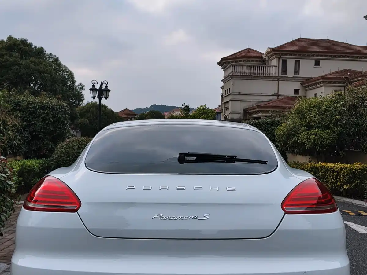 Porsche Panamera 2014 Panamera S Executive 3.0T фото 3