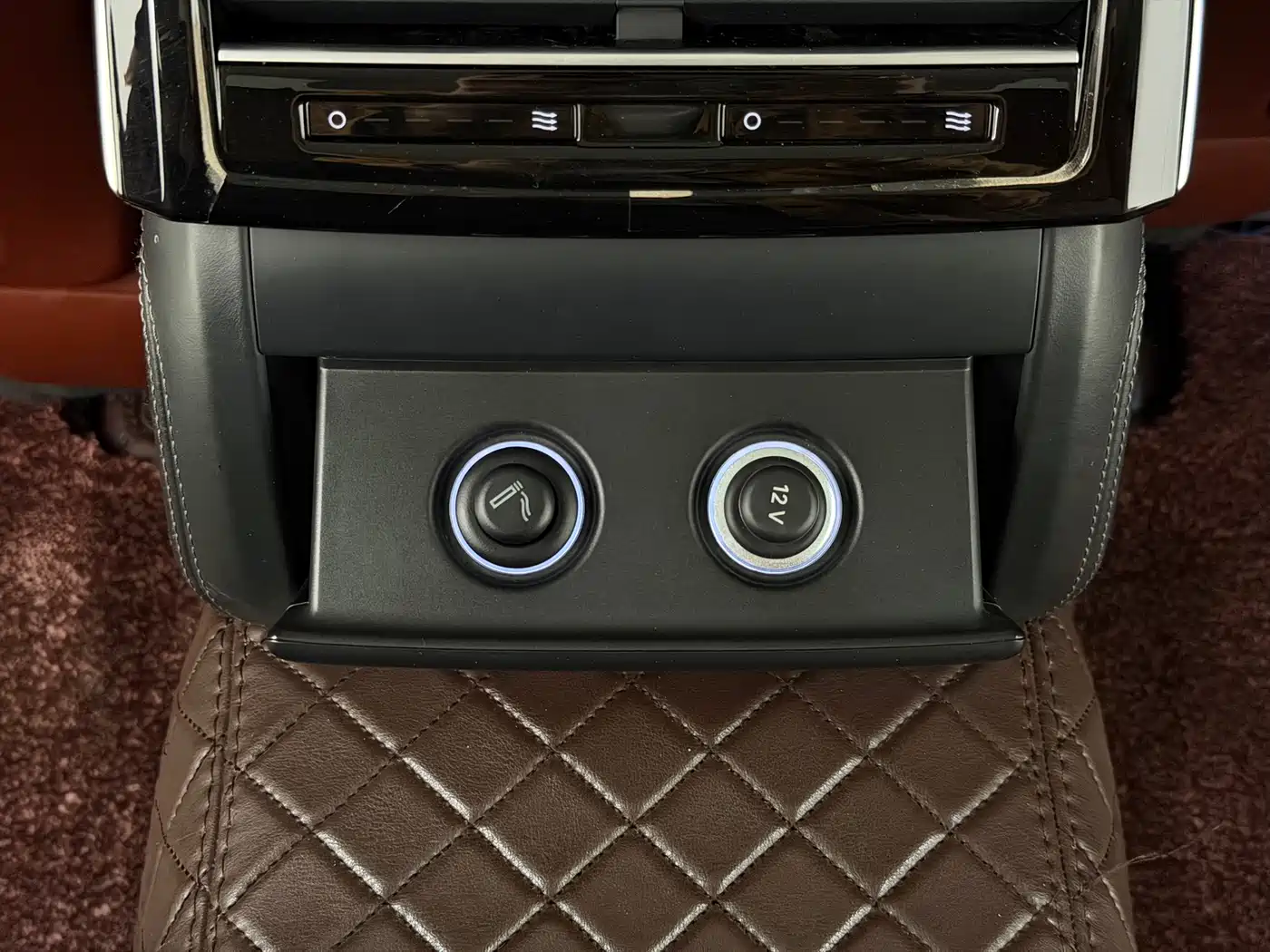 Audi A8 2023 A8L 50 TFSI quattro Exclusive фото 18