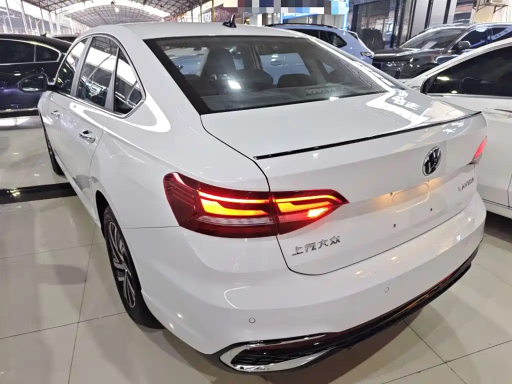 Volkswagen Lavida 2024 Model 300TSI DSG Starlight Leading Edition фото 5