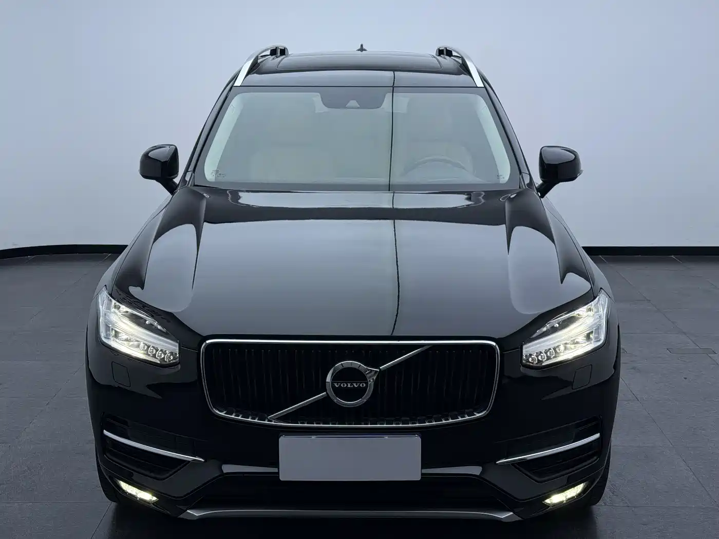 Фото 2 - Volvo XC90