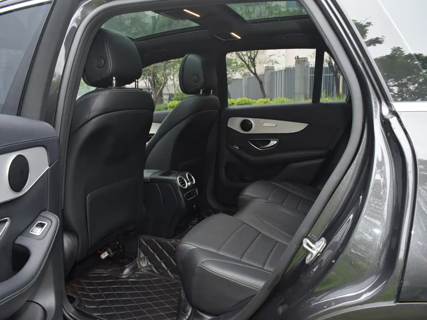 Mercedes-Benz GLC 2021 GLC 260 L 4MATIC Sporty фото 12