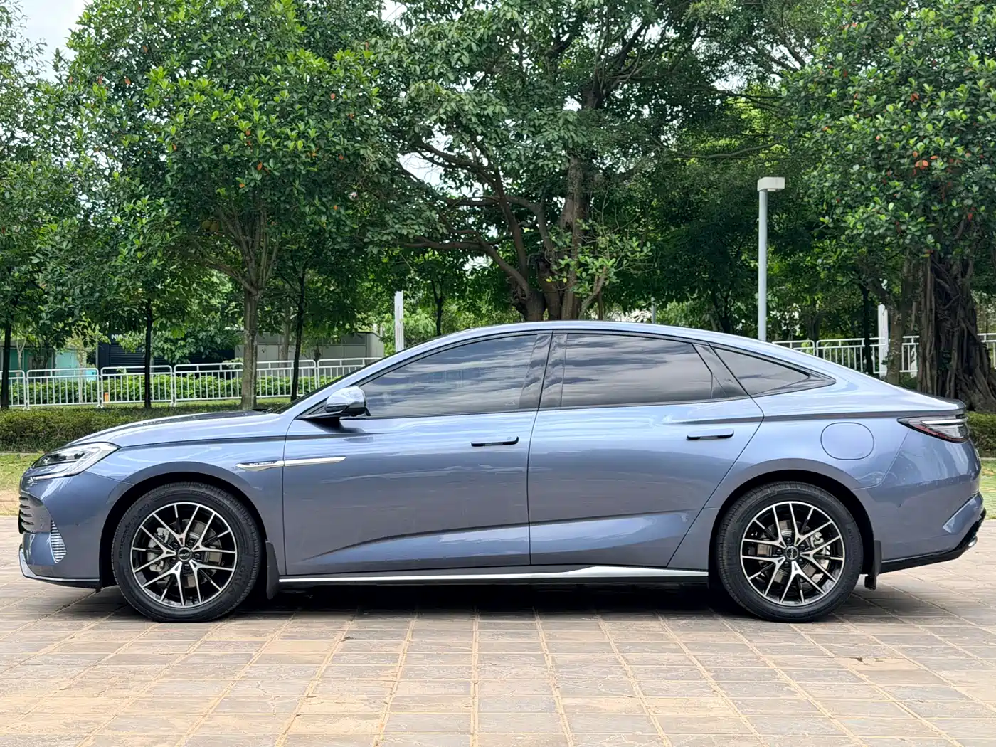 BYD Seal 2023 DM-i 1.5T 121km Flagship фото 2