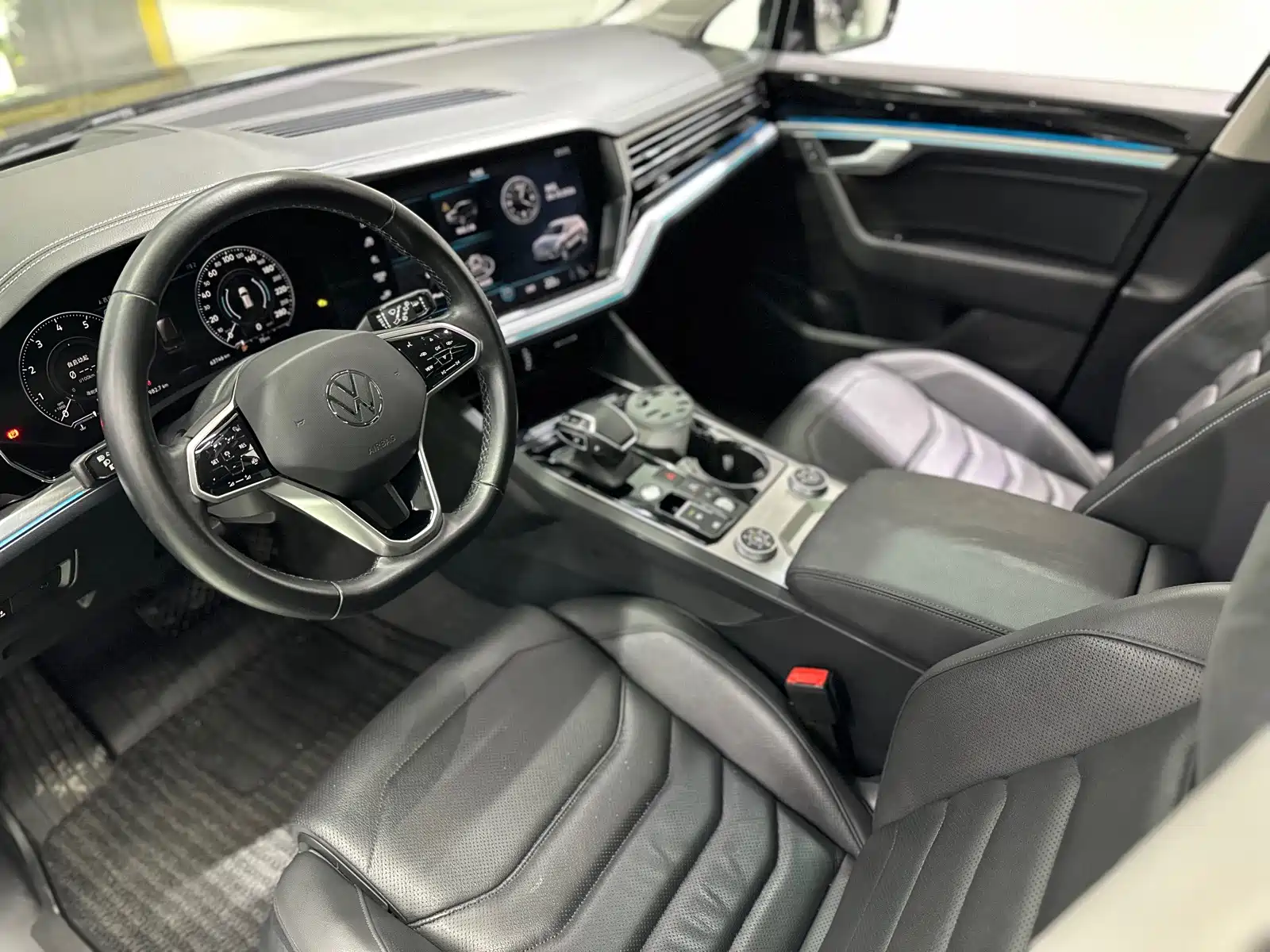 Фото 20 - Volkswagen Touareg