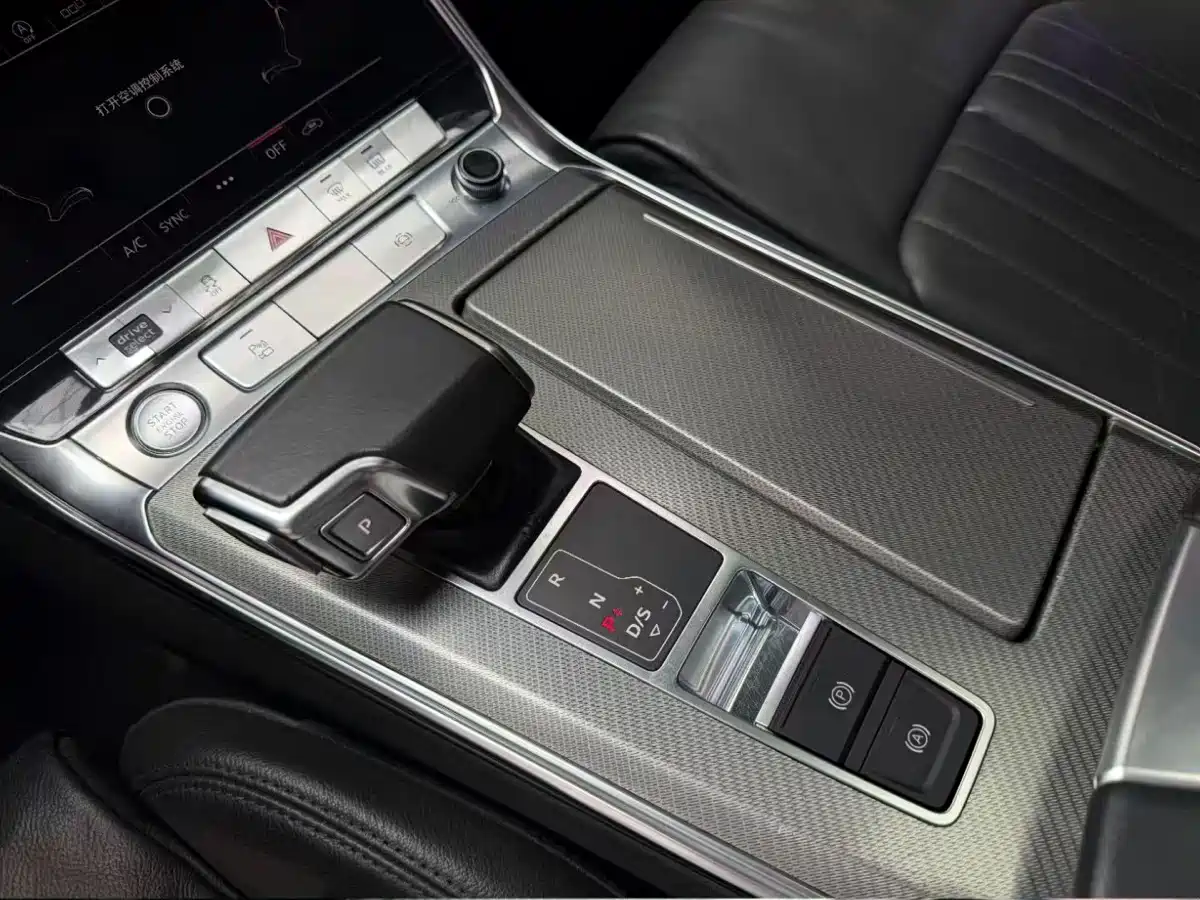 Audi A6L 2019 40 TFSI Luxury Elegance фото 9