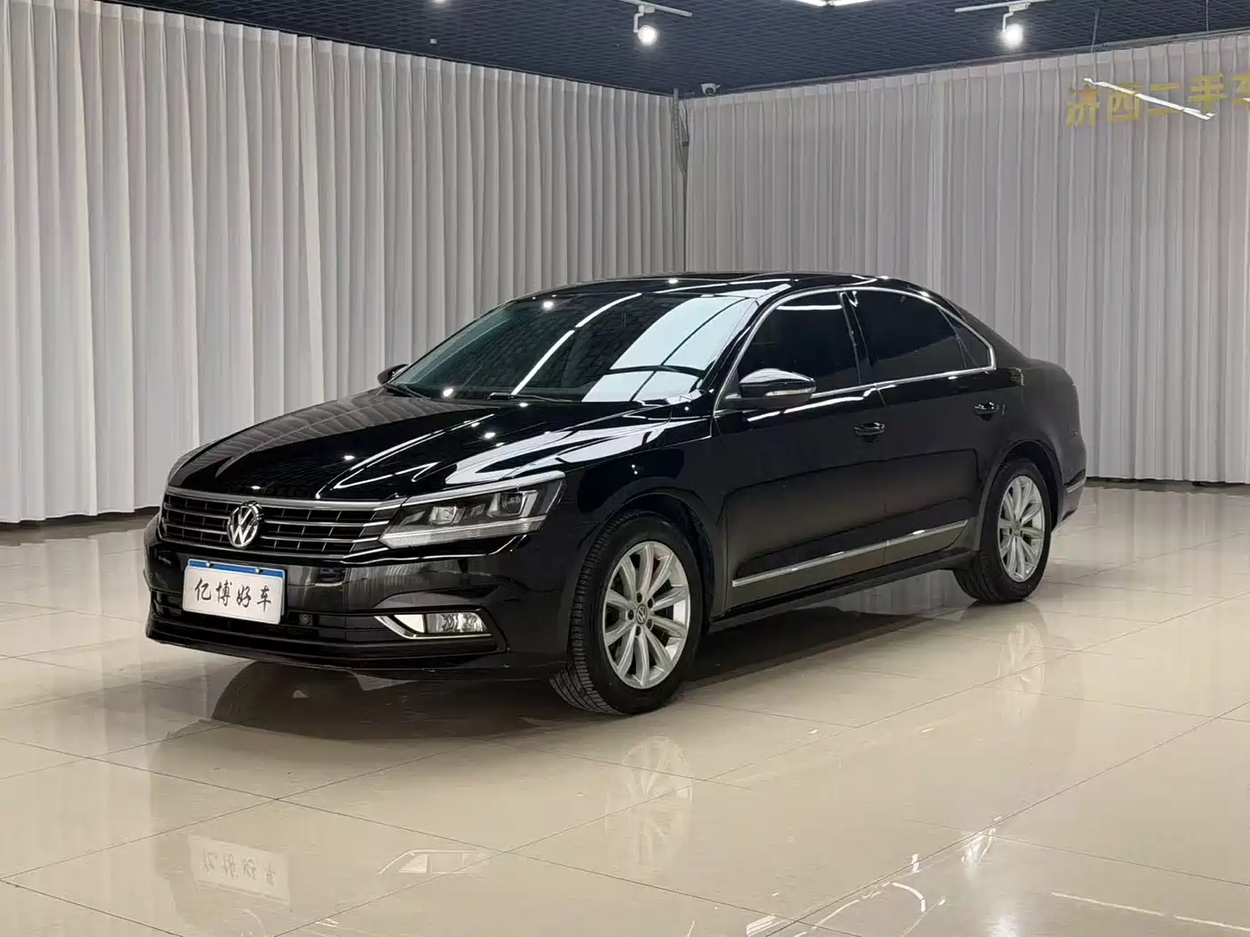 Volkswagen Passat 2017 330TSI DSG Prestige фото 3