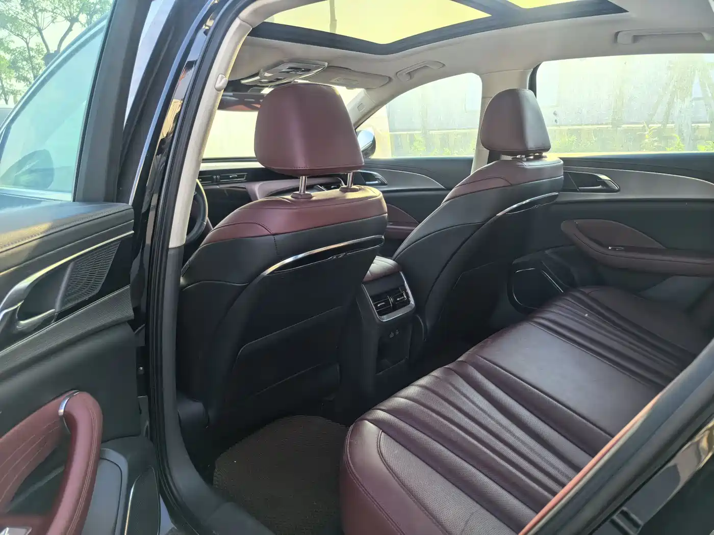 Hongqi H5 2023 1.5T DCT Smart Connect Flag Rhythm фото 2