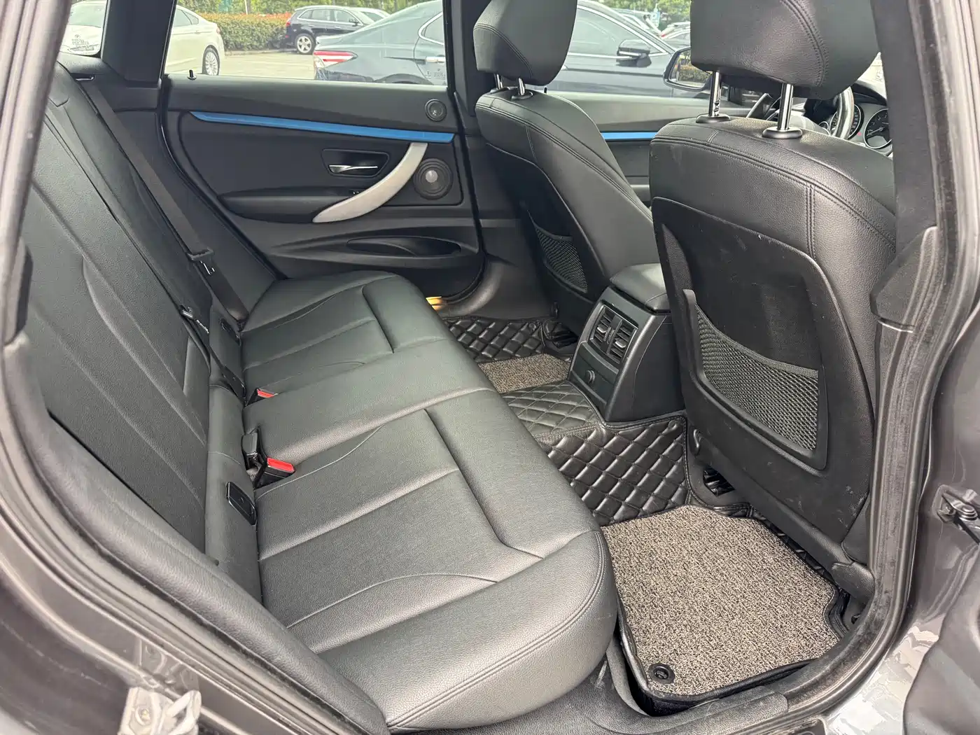 BMW 3 Series GT 2018 320i M Sport фото 13