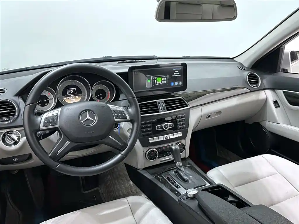 Mercedes-Benz C-Class 2011 C 200 CGI Fashion фото 8