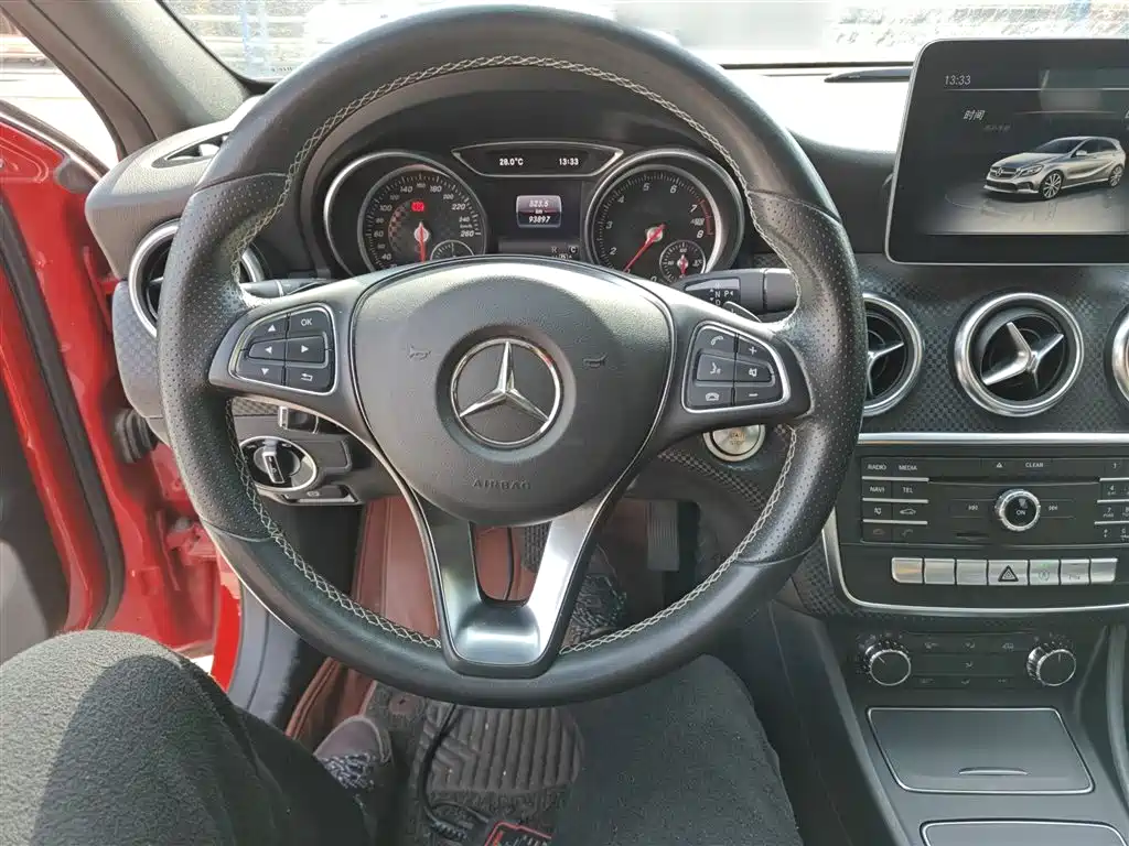 Mercedes-Benz A-Class (Import) 2017 Facelift A 200 Fashion фото 7