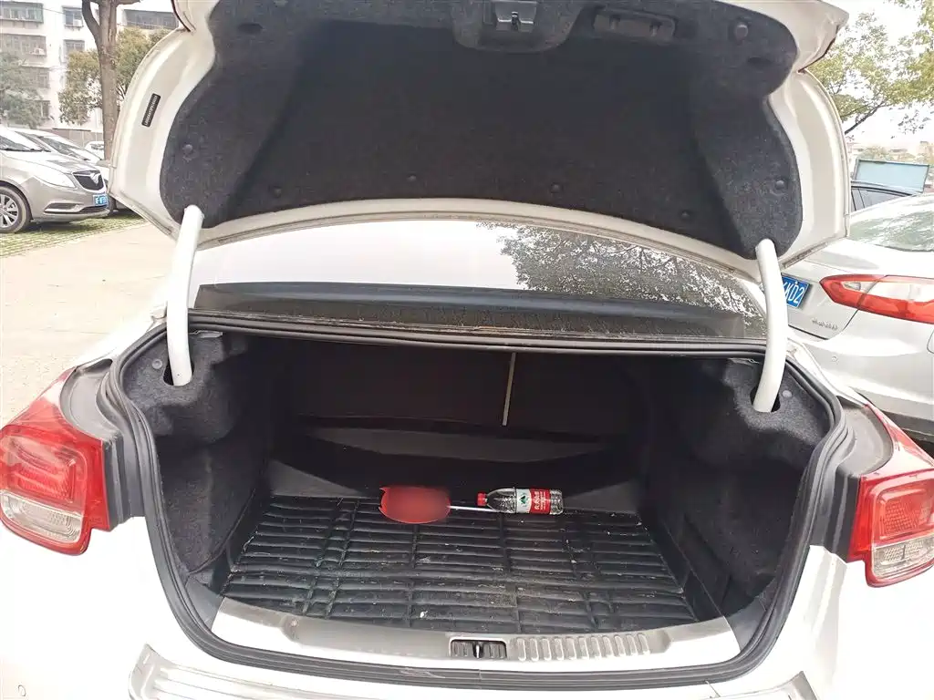 Chevrolet Malibu 2014 2.0L Automatic Comfort фото 19