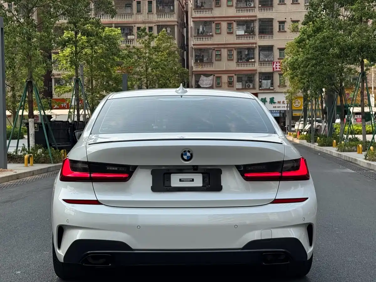 BMW 3 Series 2022 325Li M Sport Shadow Edition фото 4