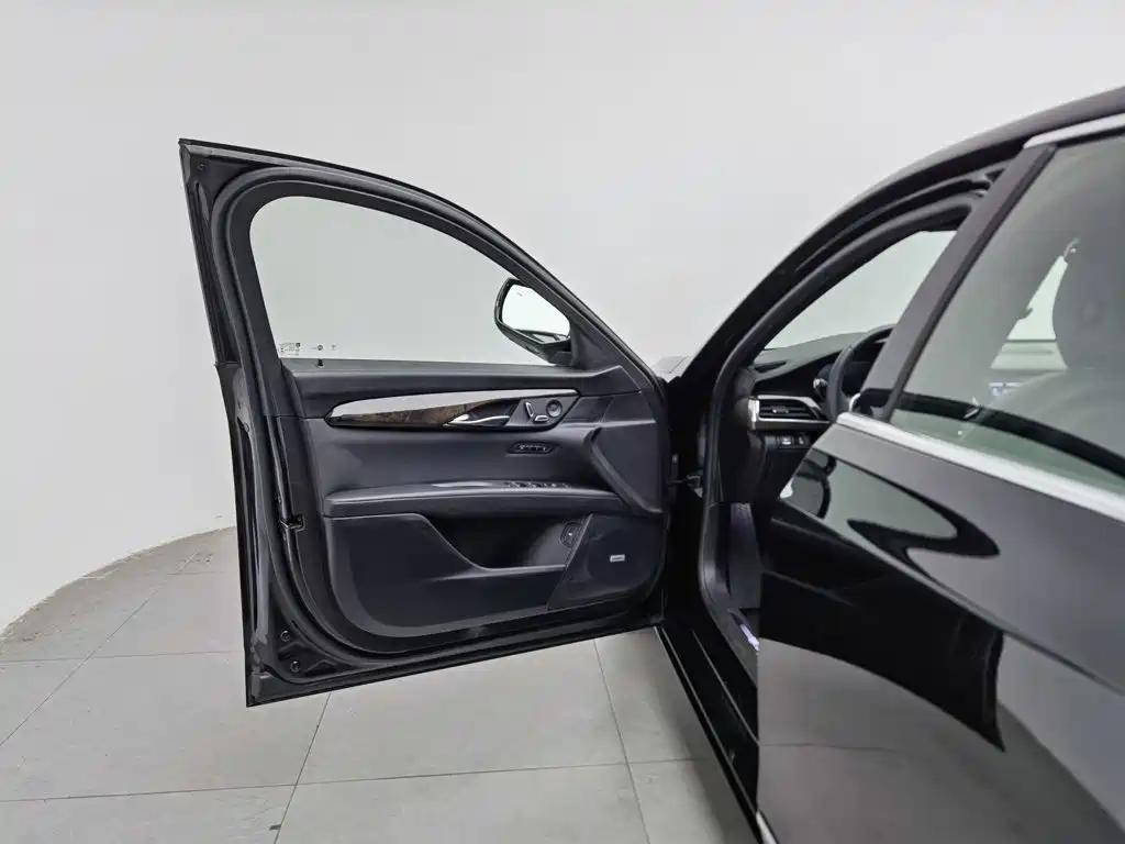 Фото 8 - Cadillac CT6