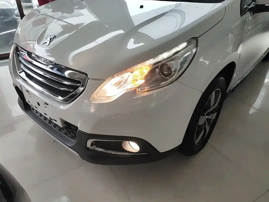 Peugeot 2008 2014 1.6L Automatic Navigation Edition фото 23