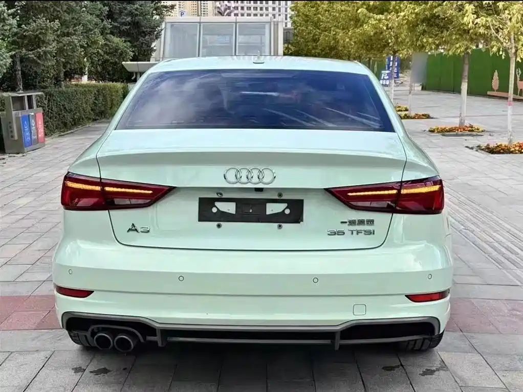 Audi A3 2018 30th Anniversary Limousine 35 TFSI Fashion фото 12