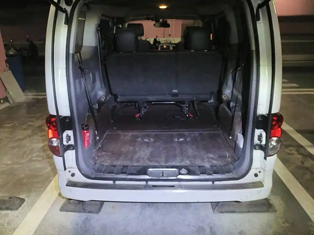 Nissan NV200 2012 2012 1.6L 232-seat Luxury