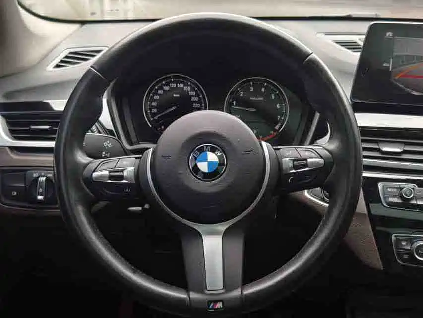 BMW X1 2022 sDrive25Li Leading фото 5
