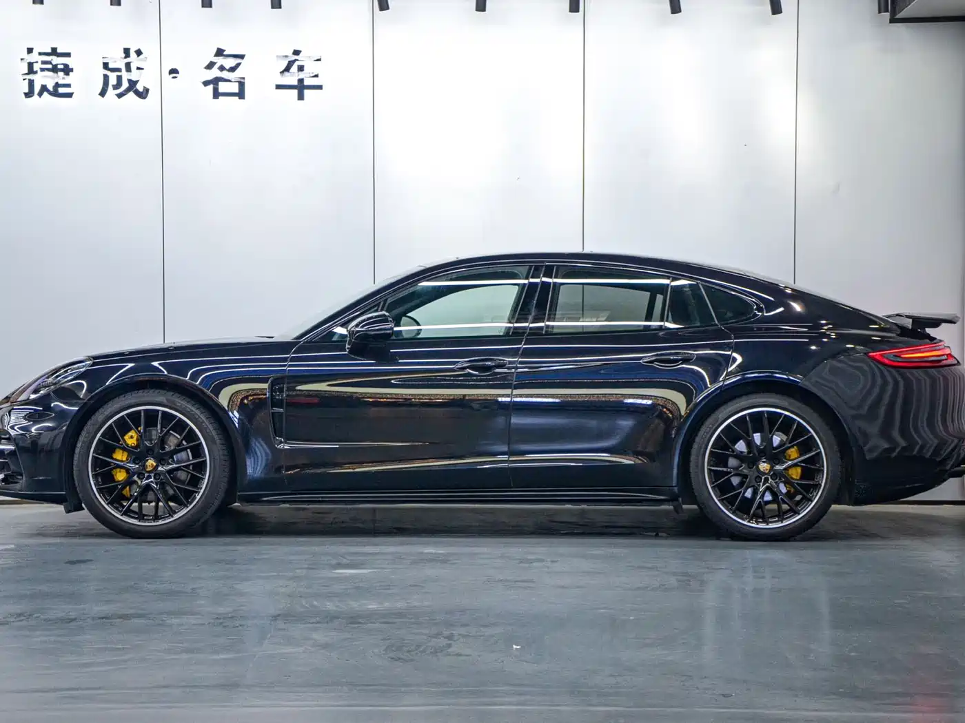 Porsche Panamera 2017 Panamera 3.0T фото 3