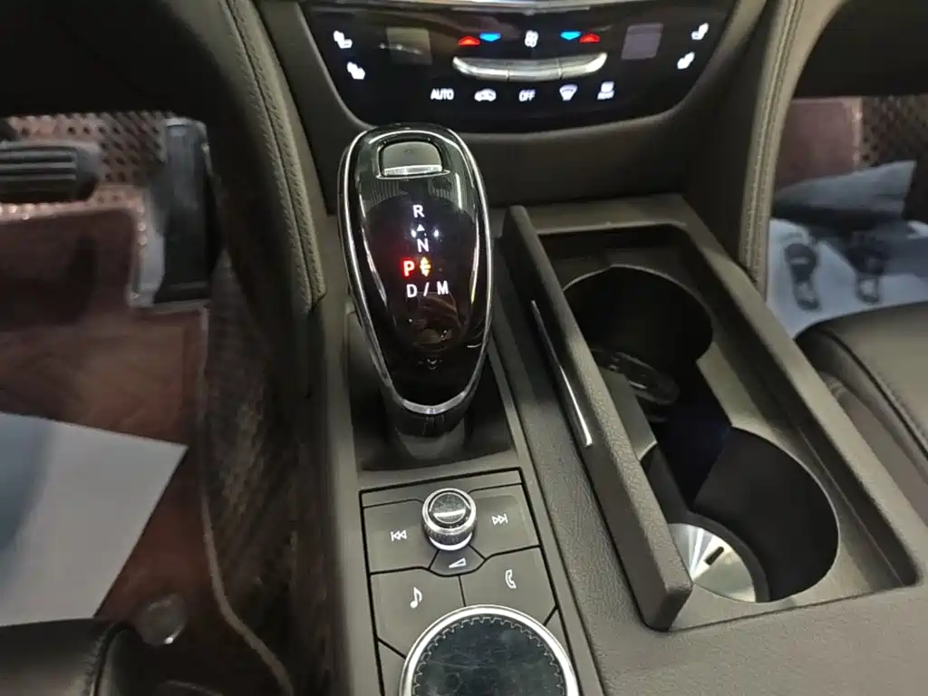 Фото 14 - Cadillac CT6