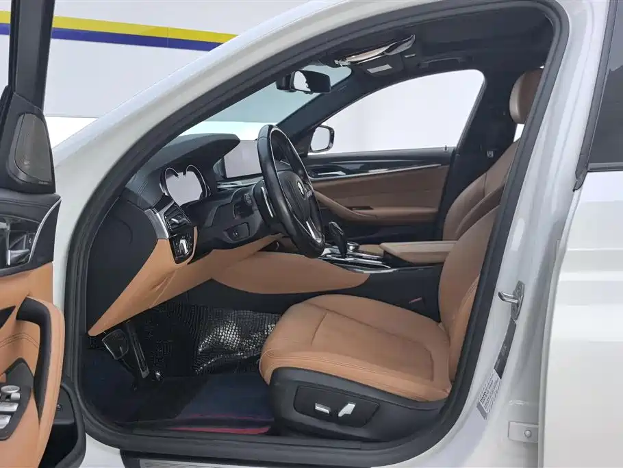 BMW 5 Series 2018 Facelift 530Li Leading M Sport Package фото 9