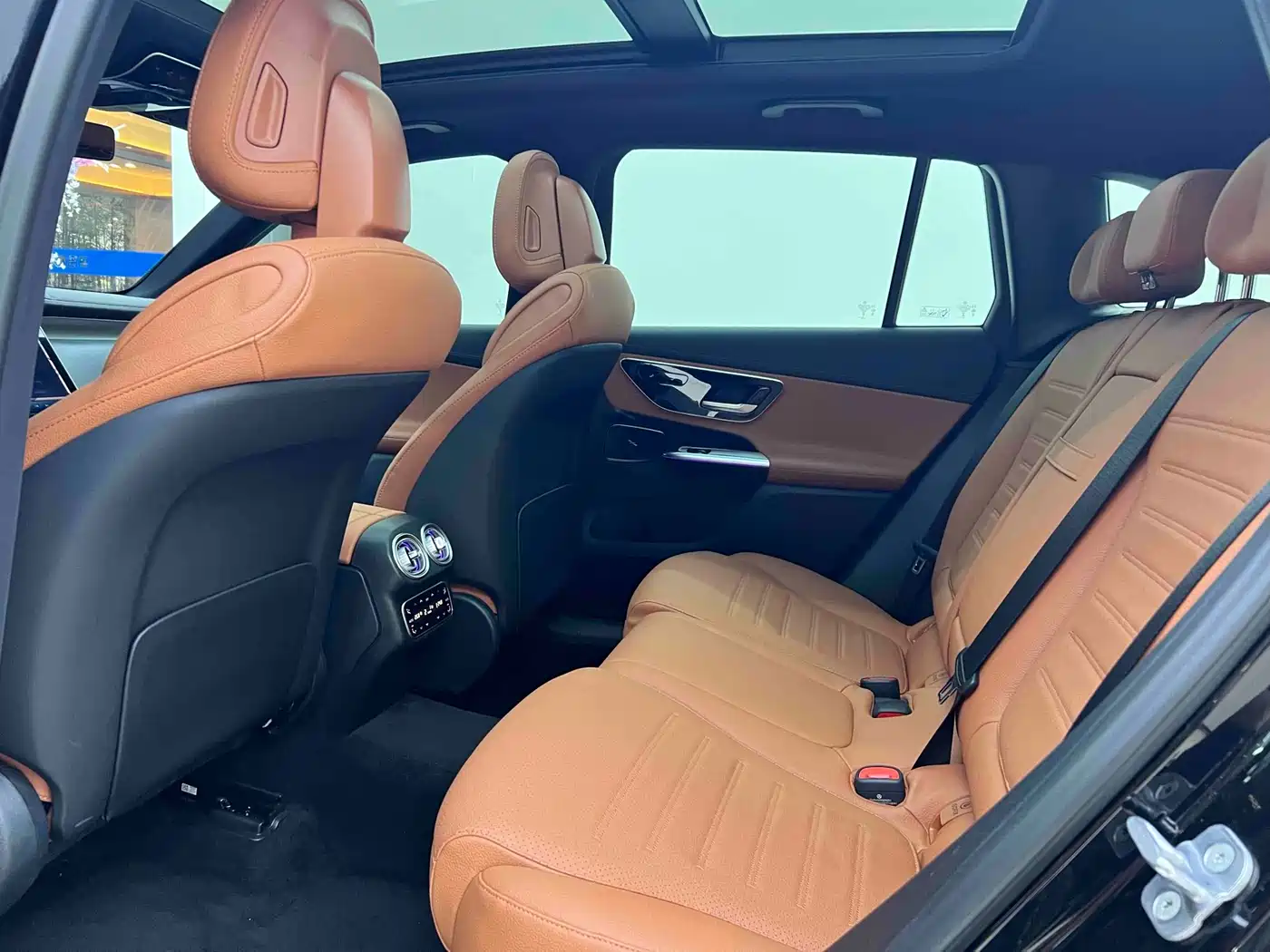 Mercedes-Benz GLC 2024 GLC 260 L 4MATIC Luxury 5-seater фото 14