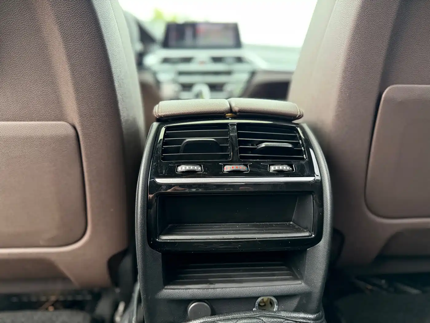 BMW 5 Series 2019 525Li M Sport Package фото 23