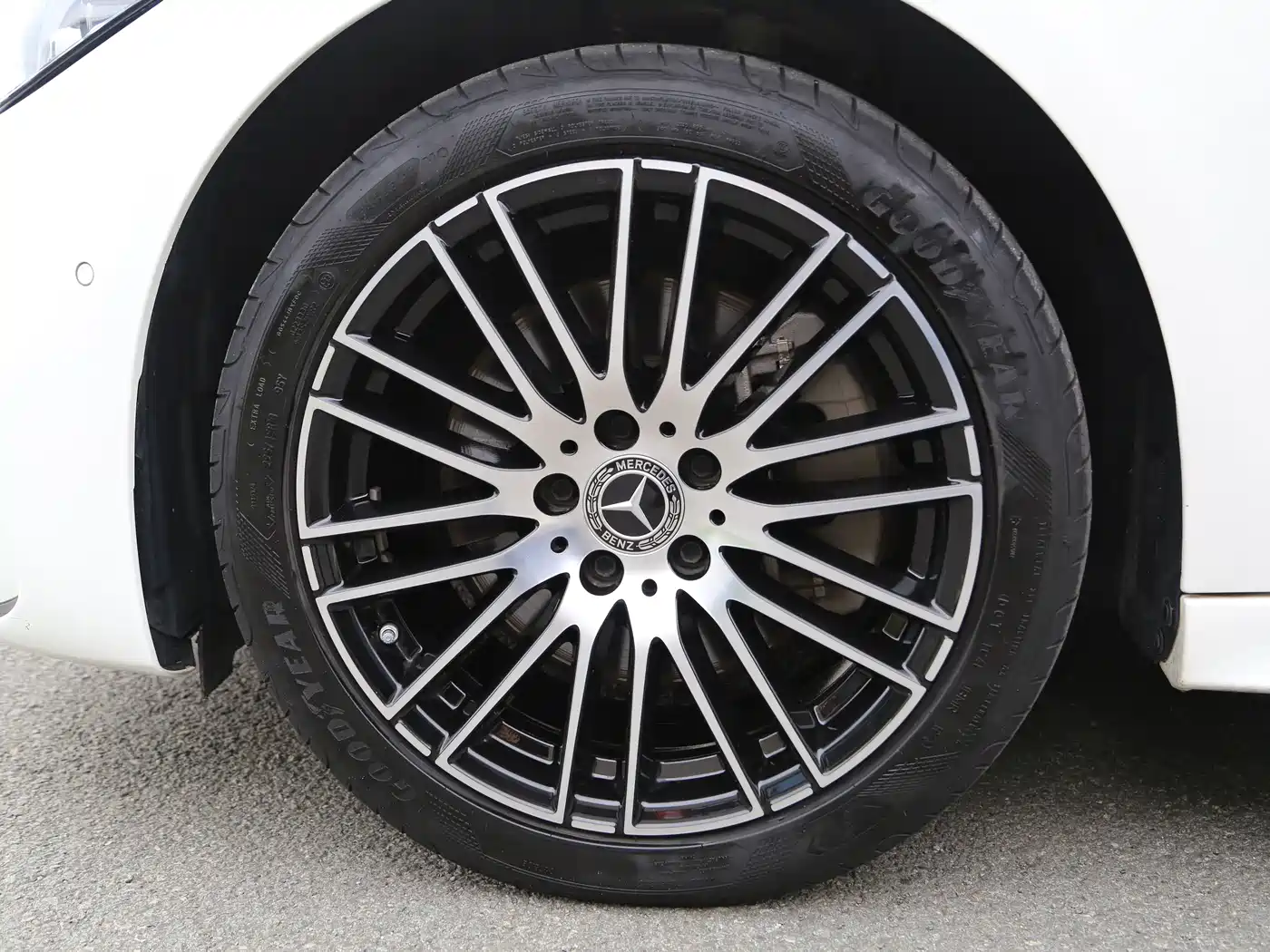 Mercedes-Benz C-Class 2023 C 260 L Sport фото 16