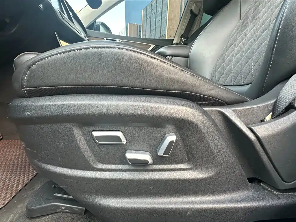 Hongqi HS7 2023 2022 3.0T Automatic 4WD ZhiLian QiXiang Edition 5-seater