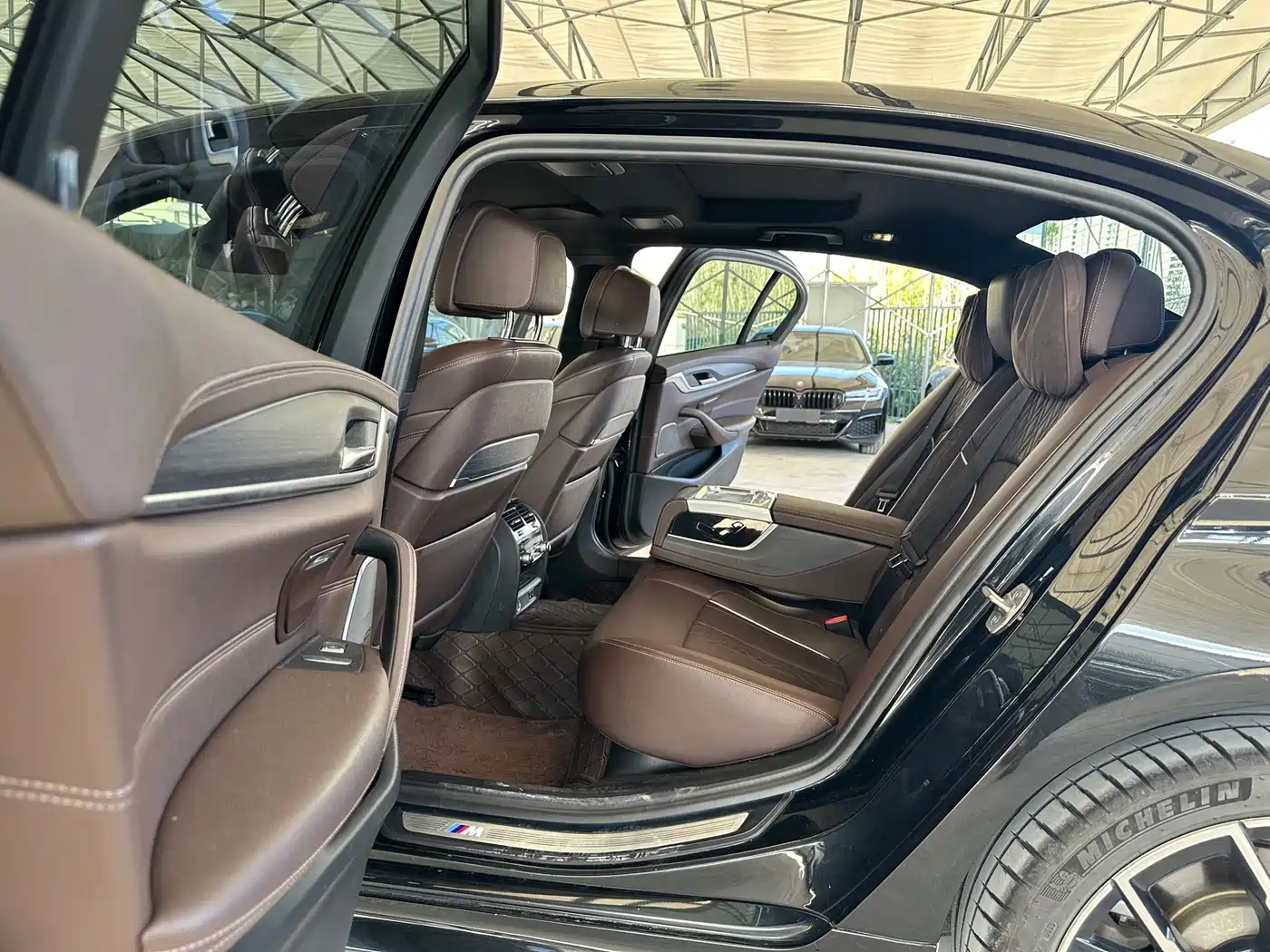 BMW 5 Series 2021 530Li Leading Luxury Package фото 23