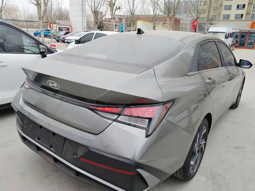 Hyundai Elantra 2023 1.5L CVT GLX Elite Edition фото 7